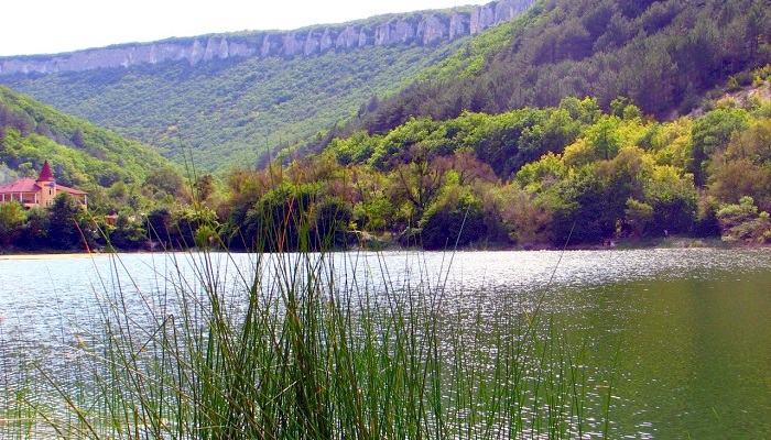 Девичье озеро в Крыму