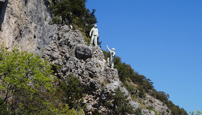 фото Памятник Альпинистам-Скалолазам Ореанда