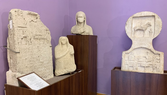 Коллекция каменных надгробий керченского музея