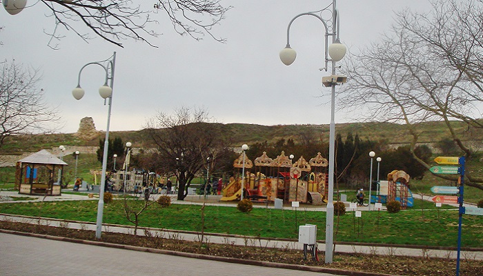 Детская площадка в парке Ахматовой