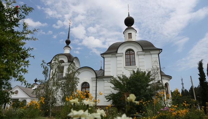 Церковь святого Иоанна Кронштадтского и Петра и Февронии