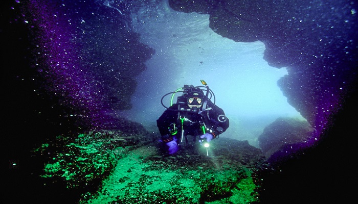 Подводная пещера Бутылочка на Тарханкуте