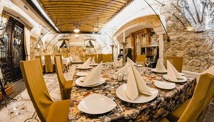 Фото Кавказский ресторан в царских конюшнях
