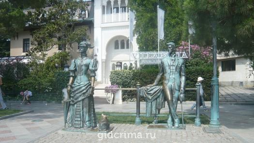 Фото Памятник А.П. Чехов и дама с собачкой