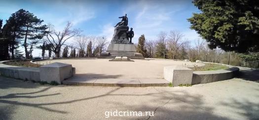 Фото Памятник адмиралу Корнилову