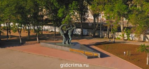 Фото Памятник феодосийскому десанту 1941