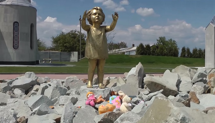 Памятник детям погибшим в концлагере Красный Крым