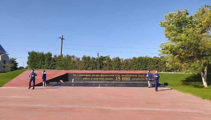 Вечный огонь мемориального комплекса концлагеря Красный в Симферополе