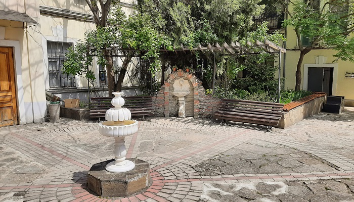 Внутренний дворик музея в Керчи