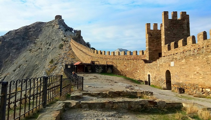 фото Генуэзская крепость в городе Судак