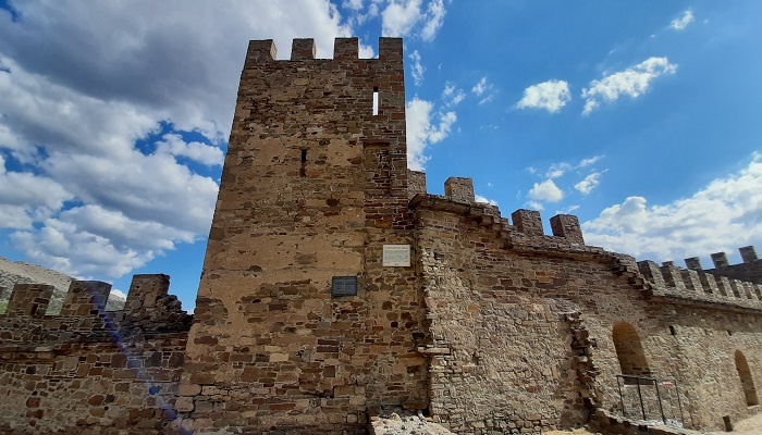 Башня Коррадо Сигала Судакской крепости