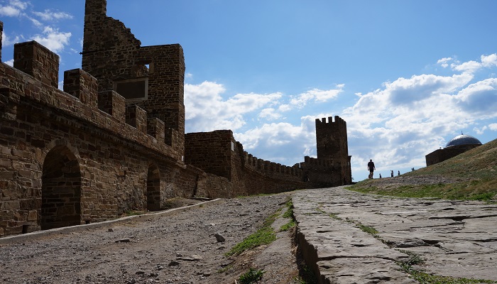 Генуэзская крепость на берегу Судакской бухты