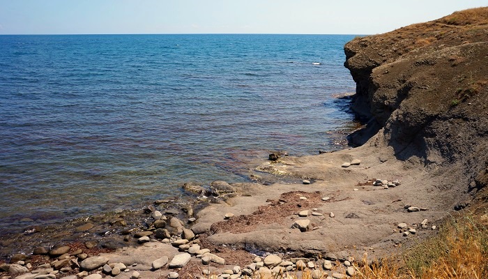  Веселовская бухта Крым каменистый пляж