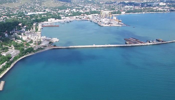 Морской порт Феодосийского залива